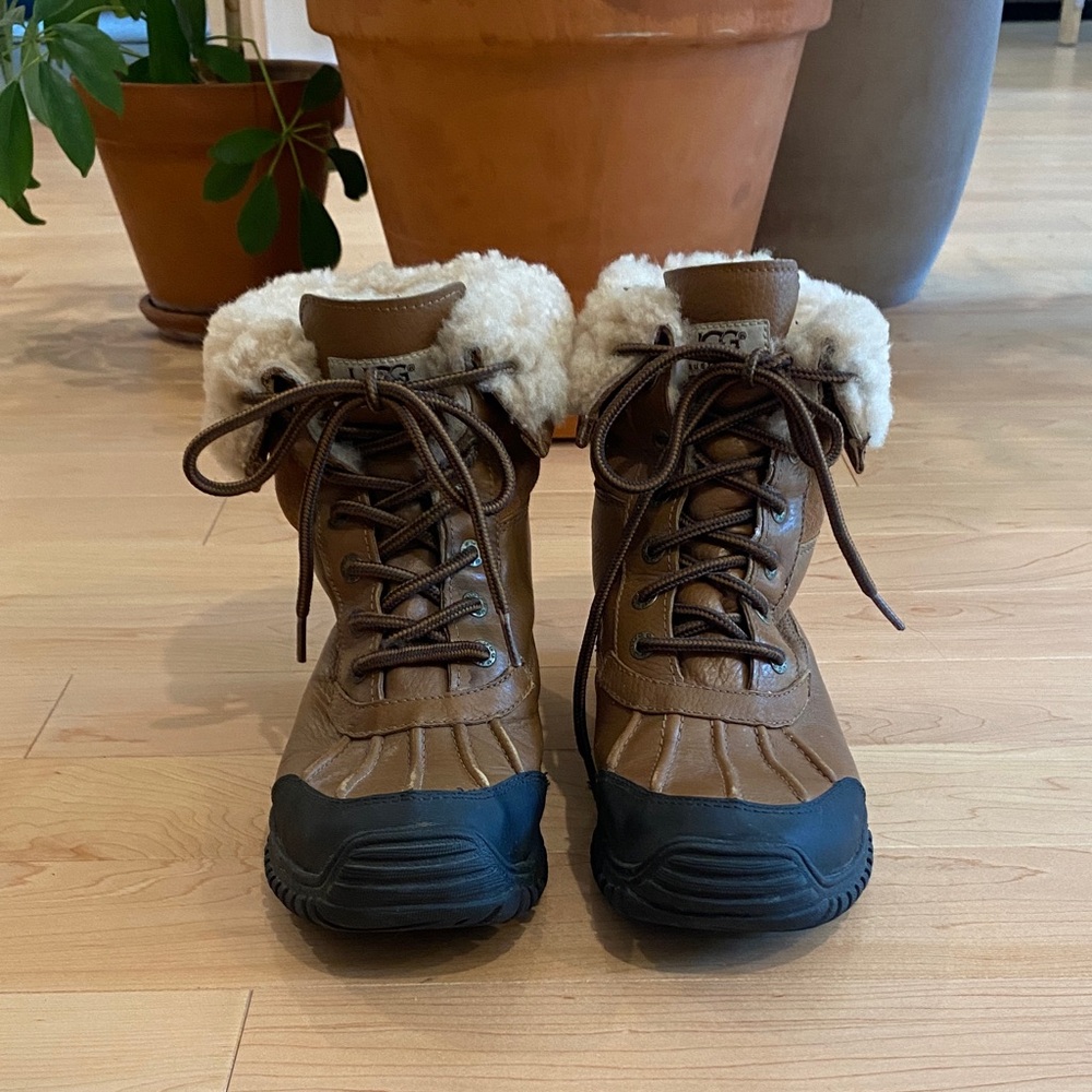 UGG Adirondack II Tan Boots with Cream Fur Trim
